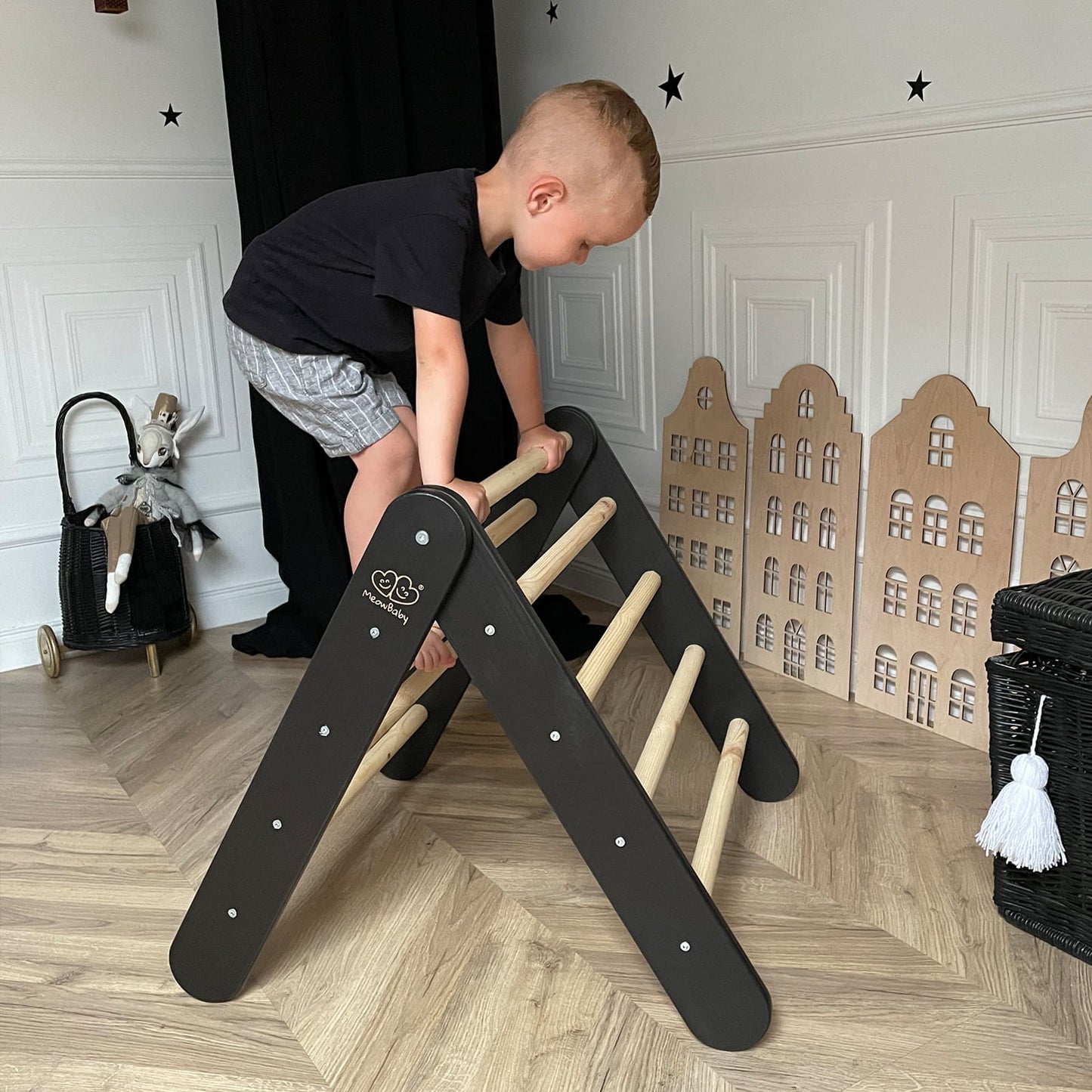 Montessori Klimdriehoek - Zwart - Pedagogisch Verantwoord - Speels Ontwerp - SpeelSterk SpeelSterk