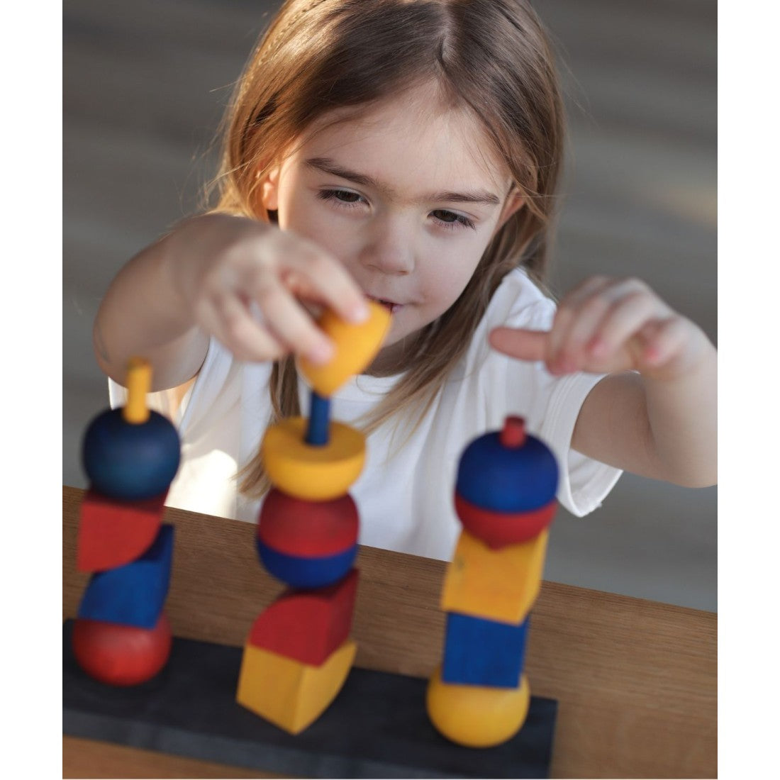 Montessori-inspired Modern Stacking Toy Modern Y SpeelSterk.nl